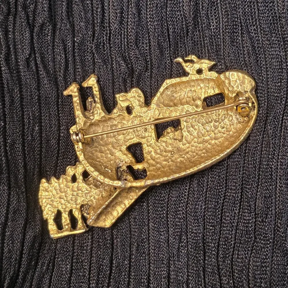 Vintage Noahs Ark Brooch Gold Tone Animal Pin Religious Folk Art